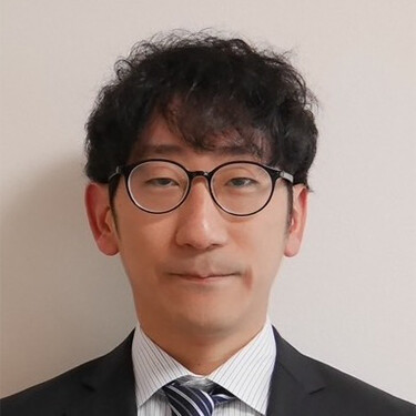 Portrait photo of Yuki K. Wakabayashi